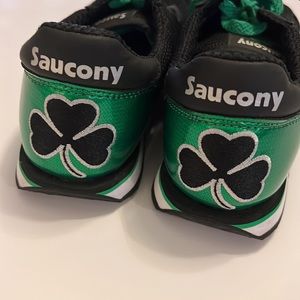 SAUCONY Mens Shamrock Shoes size 10